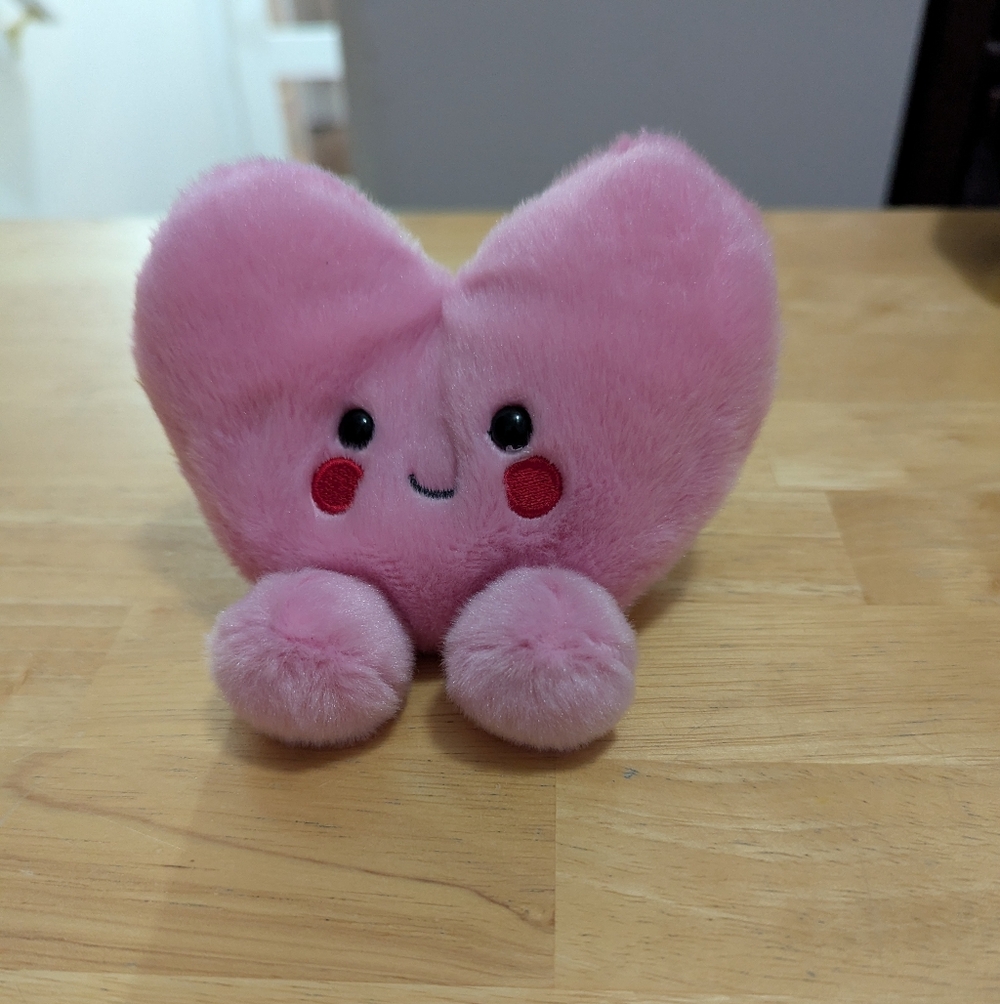 Aurora Palm Pals Pink heart  plush with feet . Fits In The Palm Of Your Hand.